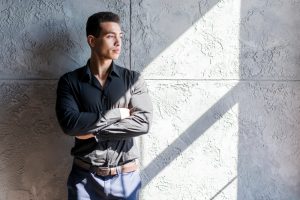 sikap agar terlihat elegan